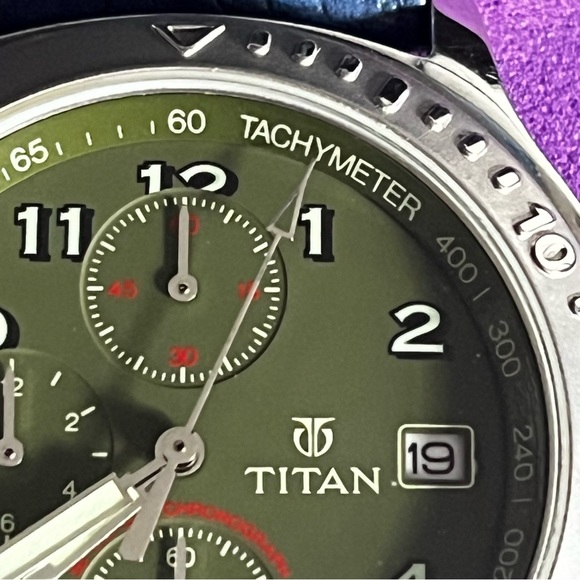 Titan Vintage Men's Water Resistant Watch - Picture 5 of 16